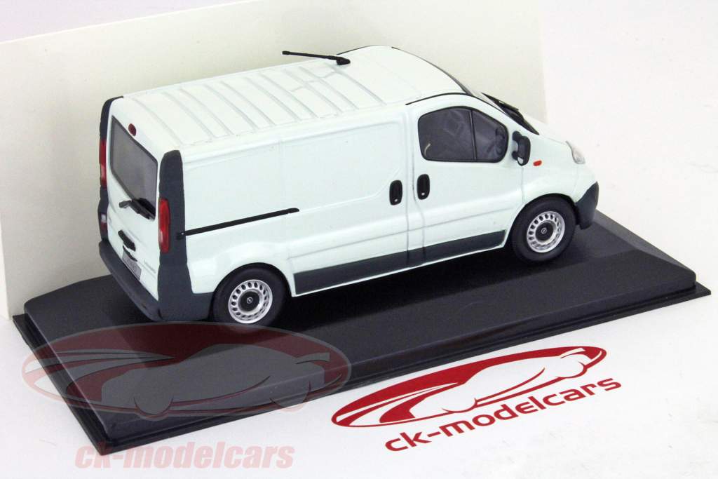 Opel Vivaro modèle 2001 blanc 1:43 Minichamps
