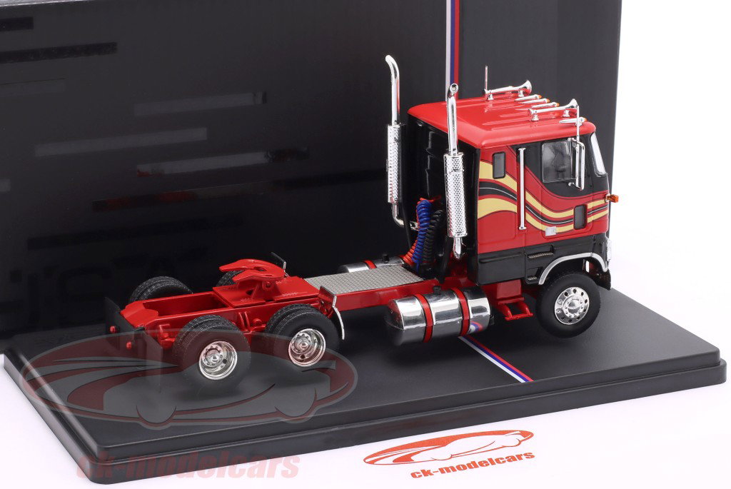 Ford CL 9000 SZM Année de construction 1985 rouge / décor 1:43 Ixo