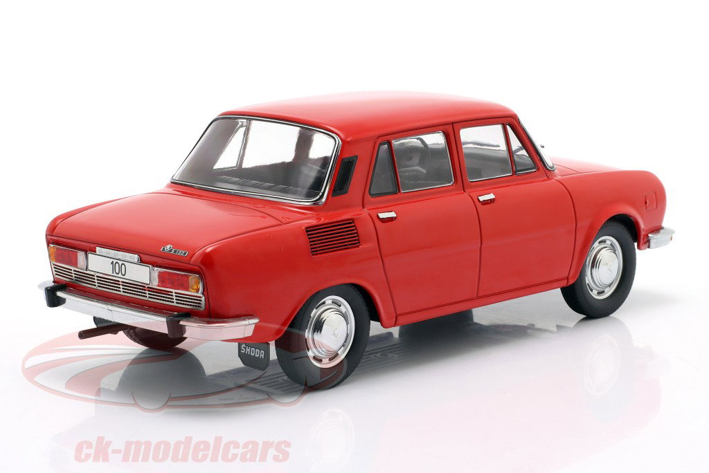 Skoda 100 Byggeår 1969 rød 1:18 ModelCar Group