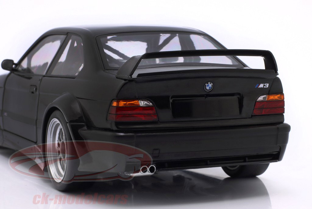 BMW M3 E36 GTR Plain Body Version nero 1:18 WERK83