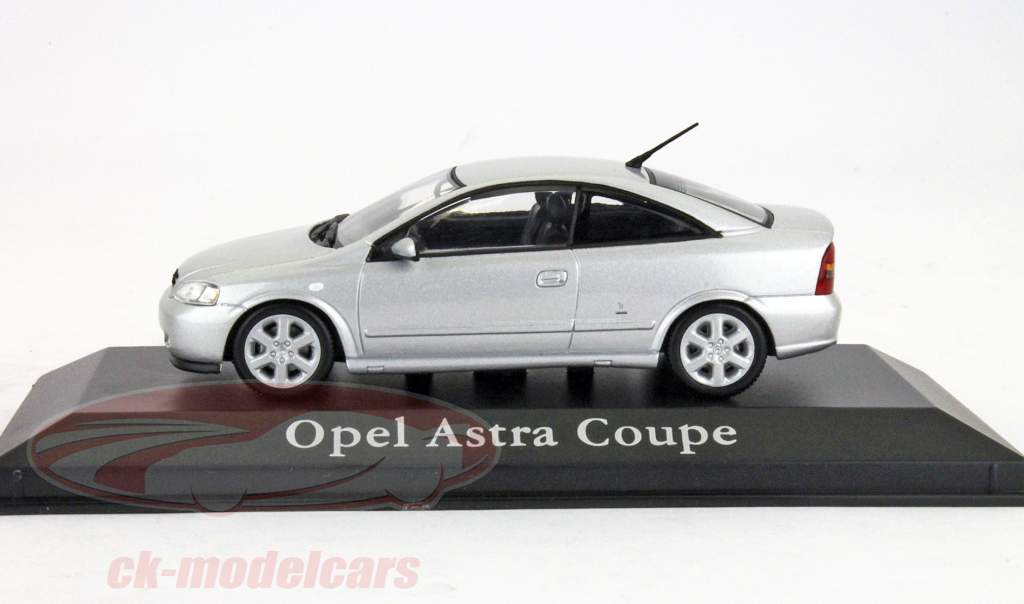 Opel Astra Coupe 2000 prata 1:43 Minichamps