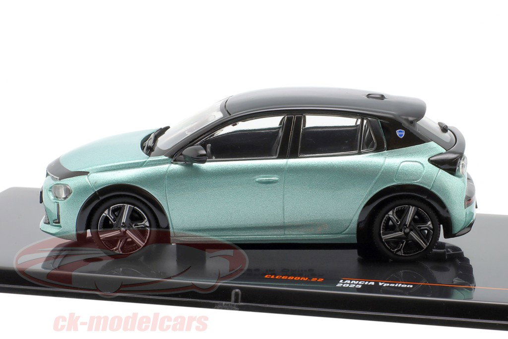Lancia Ypsilon Année de construction 2025 vert clair métallique / noir 1:43 Ixo