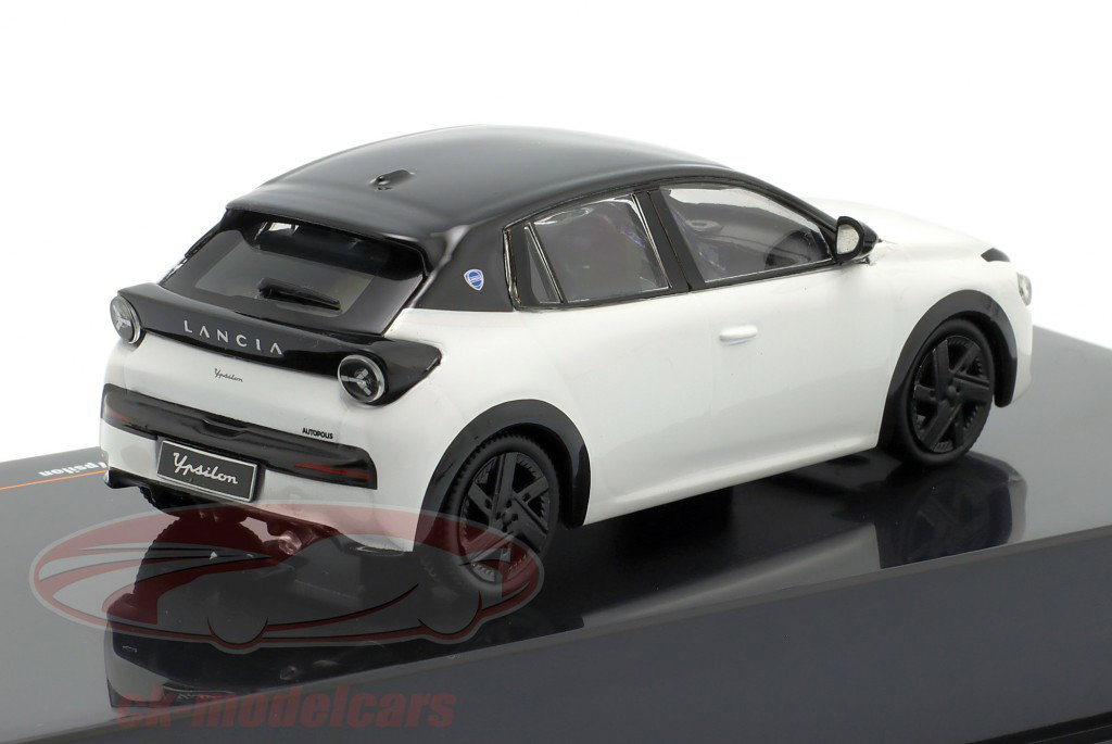 Lancia Ypsilon Año de construcción 2025 blanco / negro 1:43 Ixo