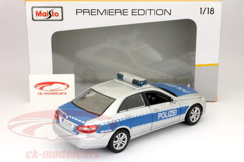 メルセデスベンツEクラス警察青/銀1時18分モデルMaisto