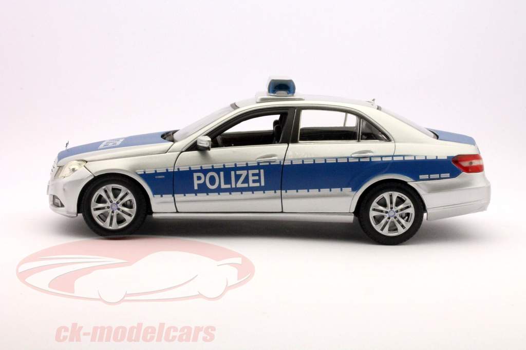 メルセデスベンツEクラス警察青/銀1時18分モデルMaisto