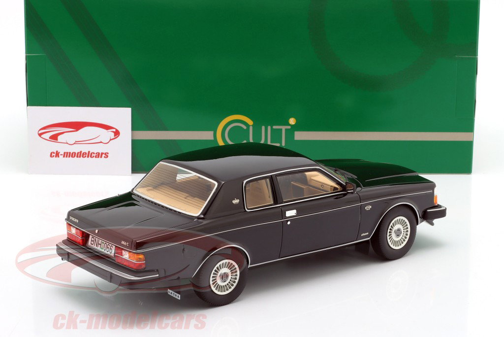 Volvo 262C Bertone Byggeår 1981 sort 1:18 Cult Scale