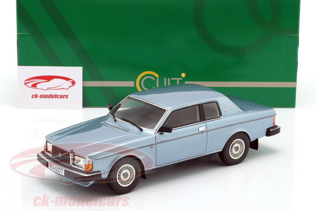 Volvo 262C Bertone 建設年 1981 青 メタリック 1:18 Cult Scale