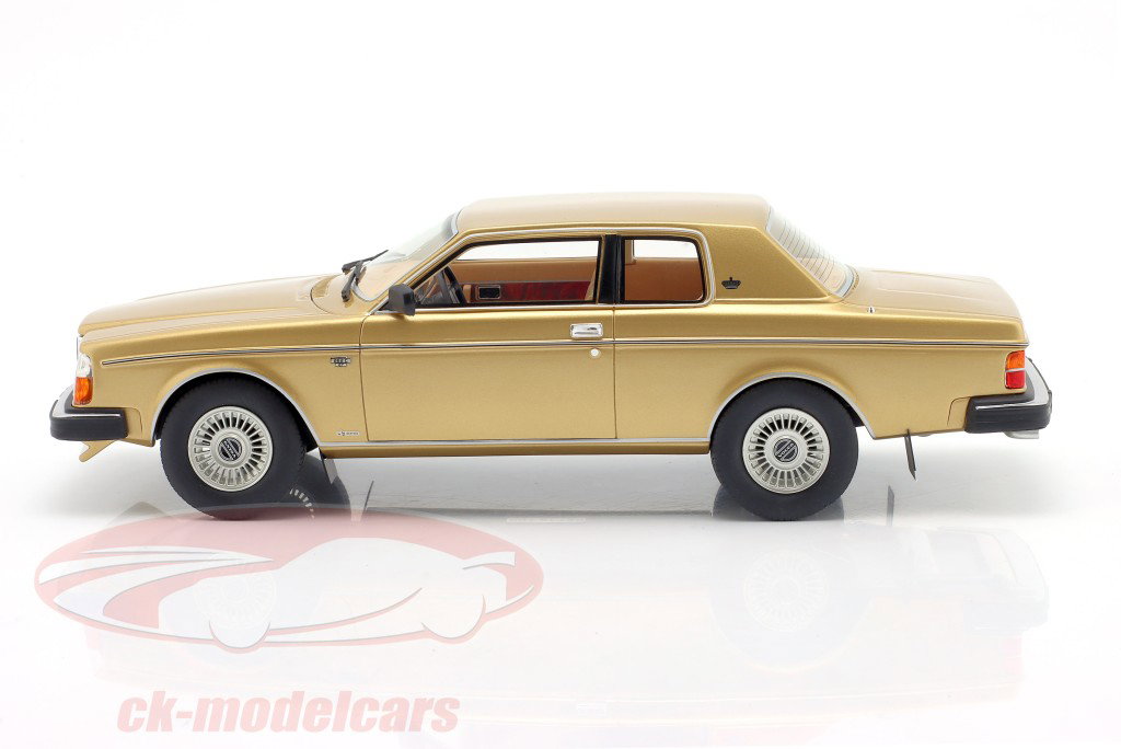Volvo 262C Bertone Année de construction 1981 or métallique 1:18 Cult Scale