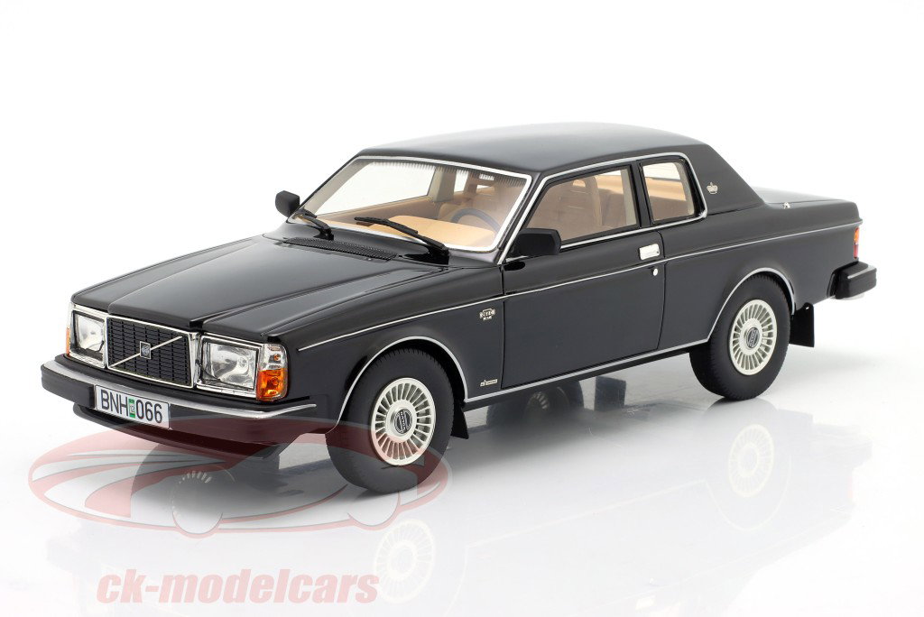 Volvo 262C Bertone Byggeår 1981 sort 1:18 Cult Scale