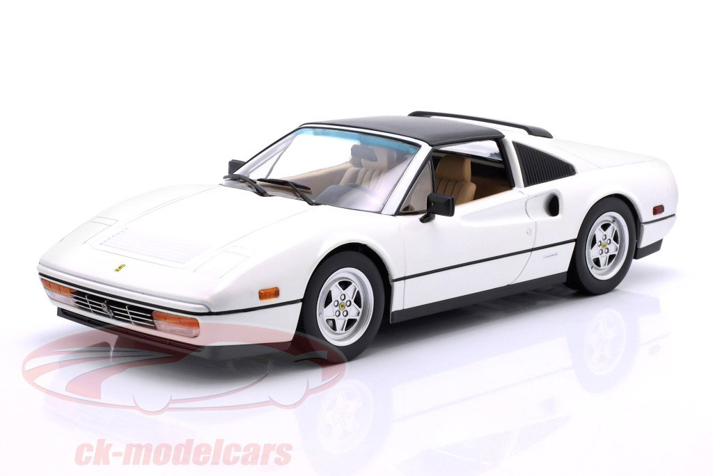 Ferrari 328 GTS Amerikansk version Byggeår 1985 hvid 1:18 KK-Scale