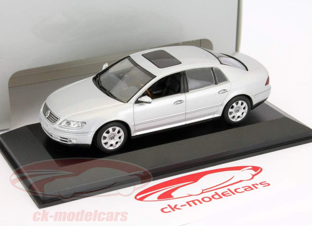 フォルクスワーゲンフェートンモデル2002銀一時43ミニチャンプス