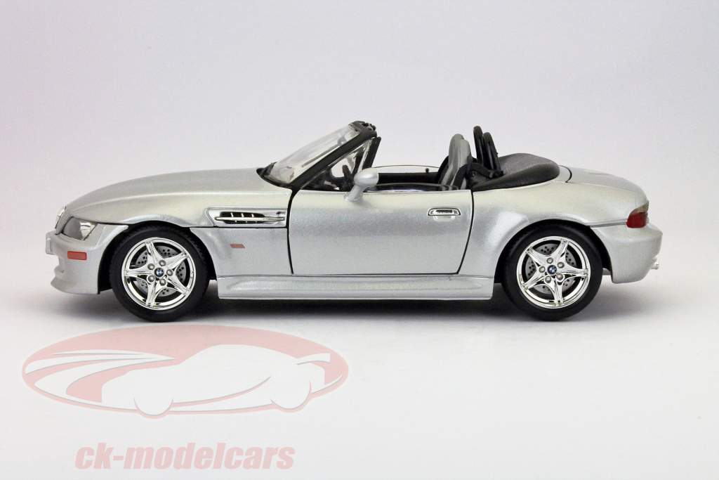 宝马M跑车银1:18 Bburago