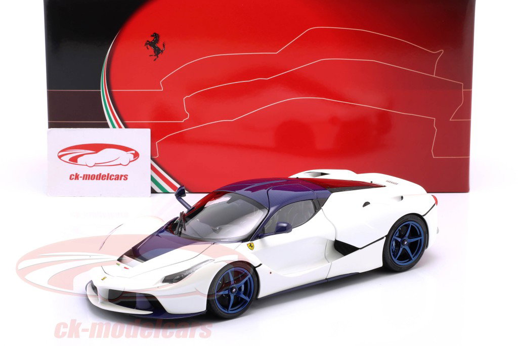 Ferrari LaFerrari Byggeår 2012 hvid / blå 1:18 BBR