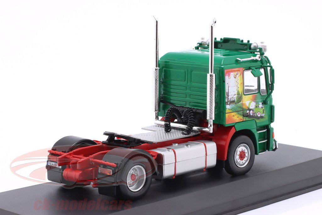 MAN F200 (low cab) Lastbil Byggeår 2000 grøn / indretning 1:43 Hachette