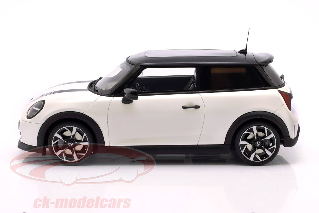 Mini Cooper S Année de construction 2025 blanc métallique 1:18 OttOmobile