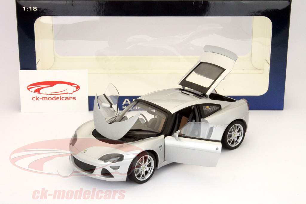 莲花Europa小号AUTOA​​RT 1:18银