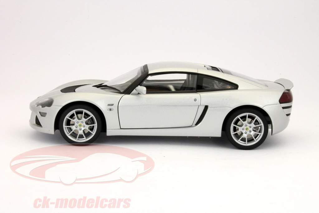 莲花Europa小号AUTOA​​RT 1:18银