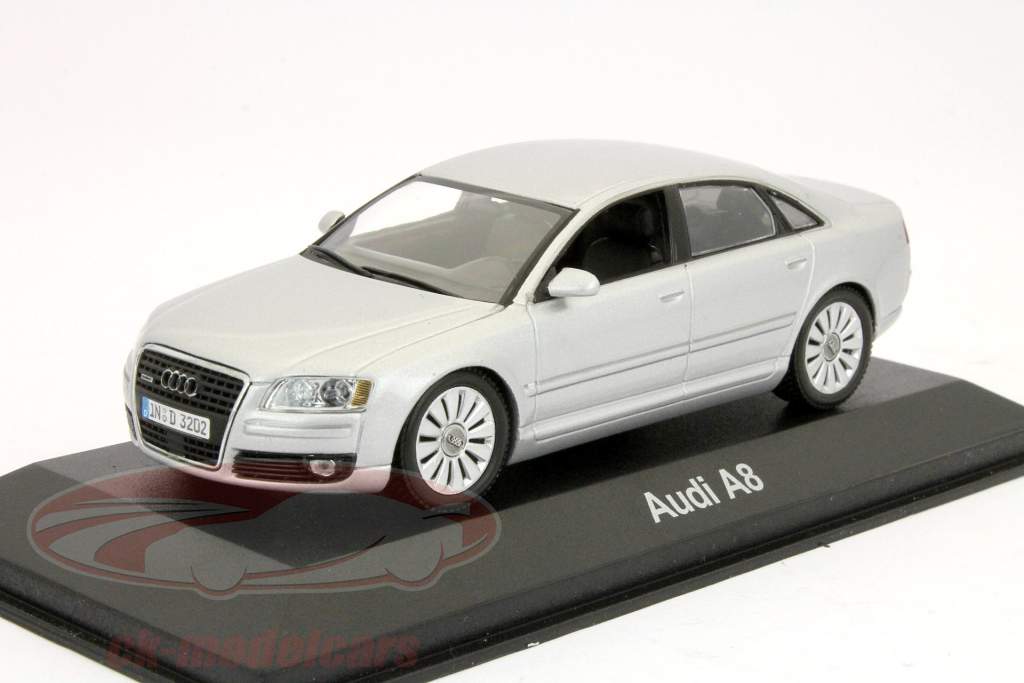 Audi A8 Facelift Bj. 2005 silber 1:43 Minichamps