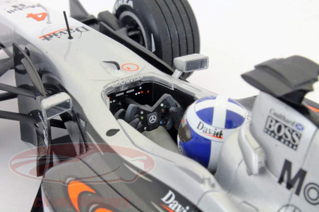 D. Coulthard McLaren MP4-16 Formula 1 2001 1:18 Minichamps