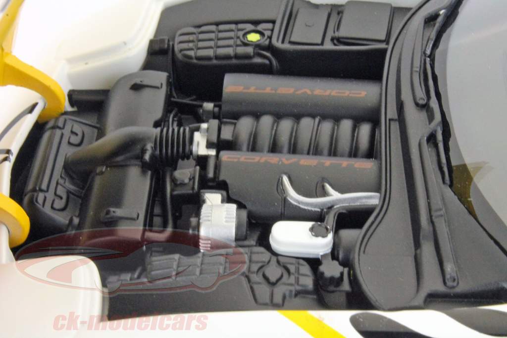 2000黄色の午前1時18分UTモデルのATシボレーコルベットペースカーデイトナロレックス