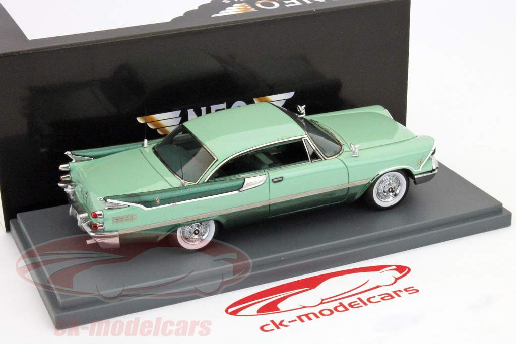 Dodge Custom Royal Lancer vert 1:43 Neo