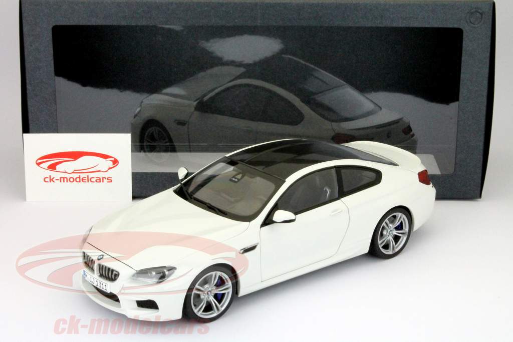 【美品】BMW M6 F13 ホワイト 1/18 モデルカー ParagonModels 1:18 BMW M6 Coupe Year 2012 white with black