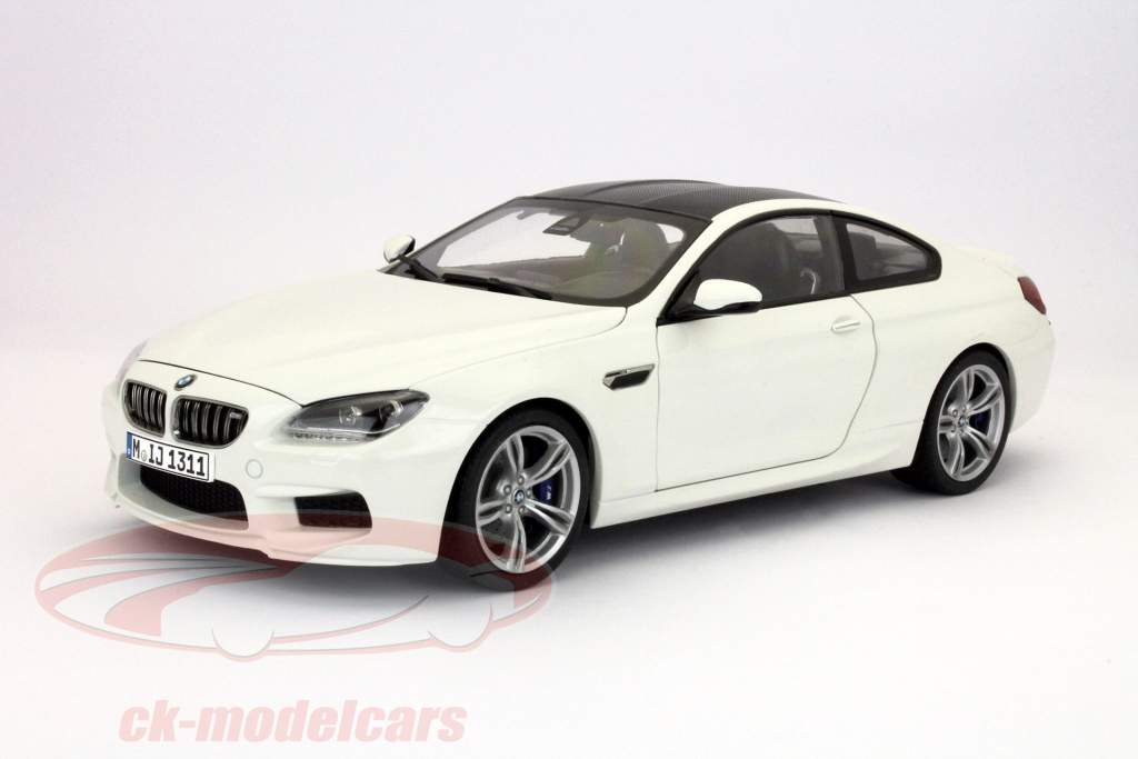 BMW M6 Coupe 年 2012 白 同 黑 屋顶 1:18 Paragon Models