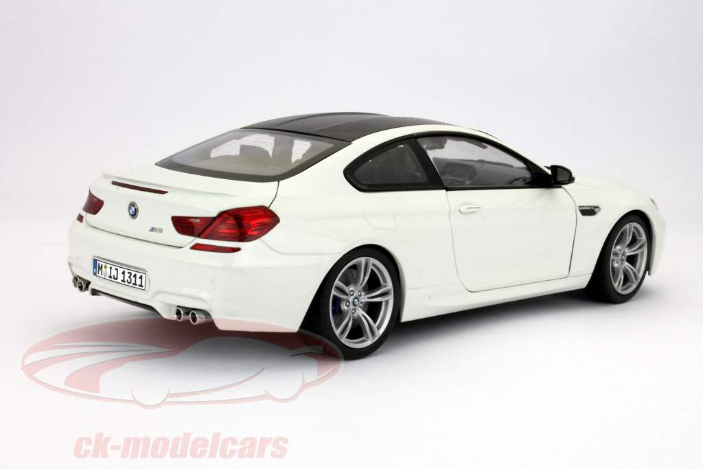 BMW M6 Coupe 年 2012 白 同 黑 屋顶 1:18 Paragon Models