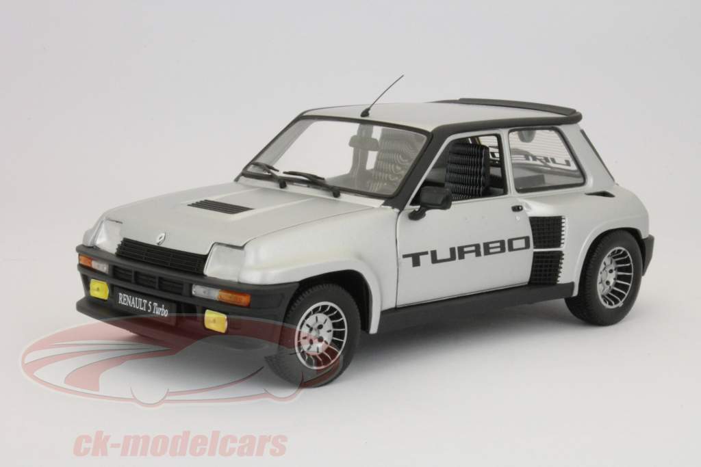 Renault 5 Turbo 1 1984 серебра 1:18 Universal Hobbies