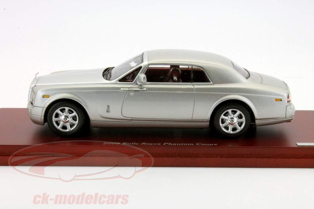 劳斯莱斯幻影双门轿跑车在2009年建成白银1:43的TrueScale