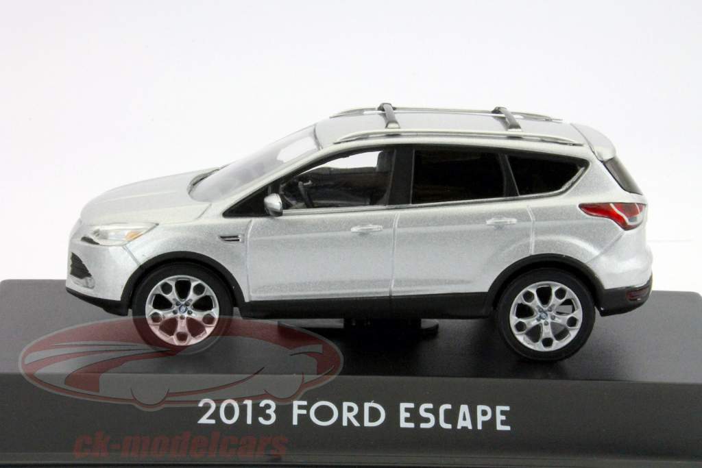 Ford Kuga / Escape год 2013 серебро 1:43 Greenlight