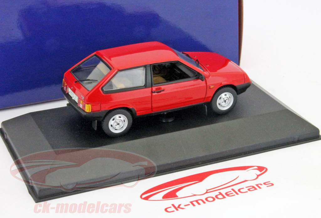 拉达萨马拉是1986年红1:43 IXO