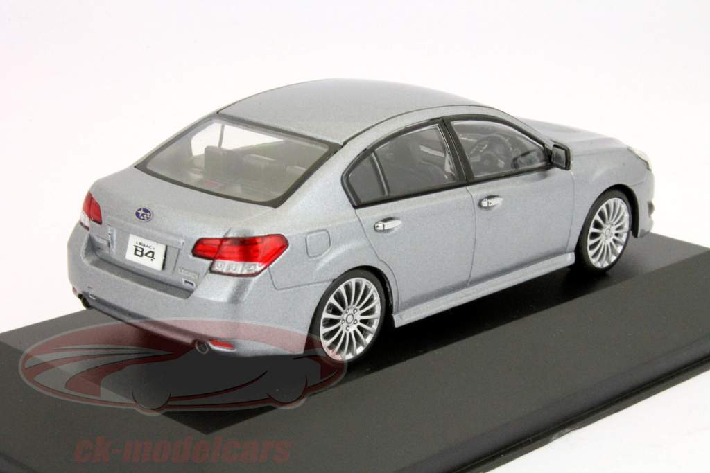 斯巴鲁力狮B4建于2010银色金属1:43 JCollection