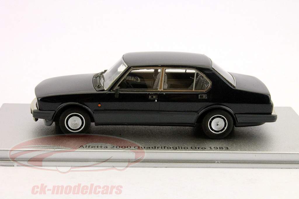 Alfa Romeo Alfetta 2000 1983 mørkeblå 1:43 KESS