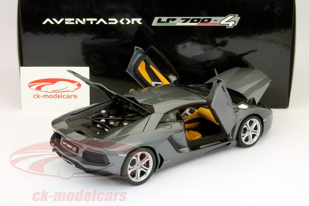 ランボルギーニアヴェンタドール2011グレーオートアート1時18分で構築LP700-4