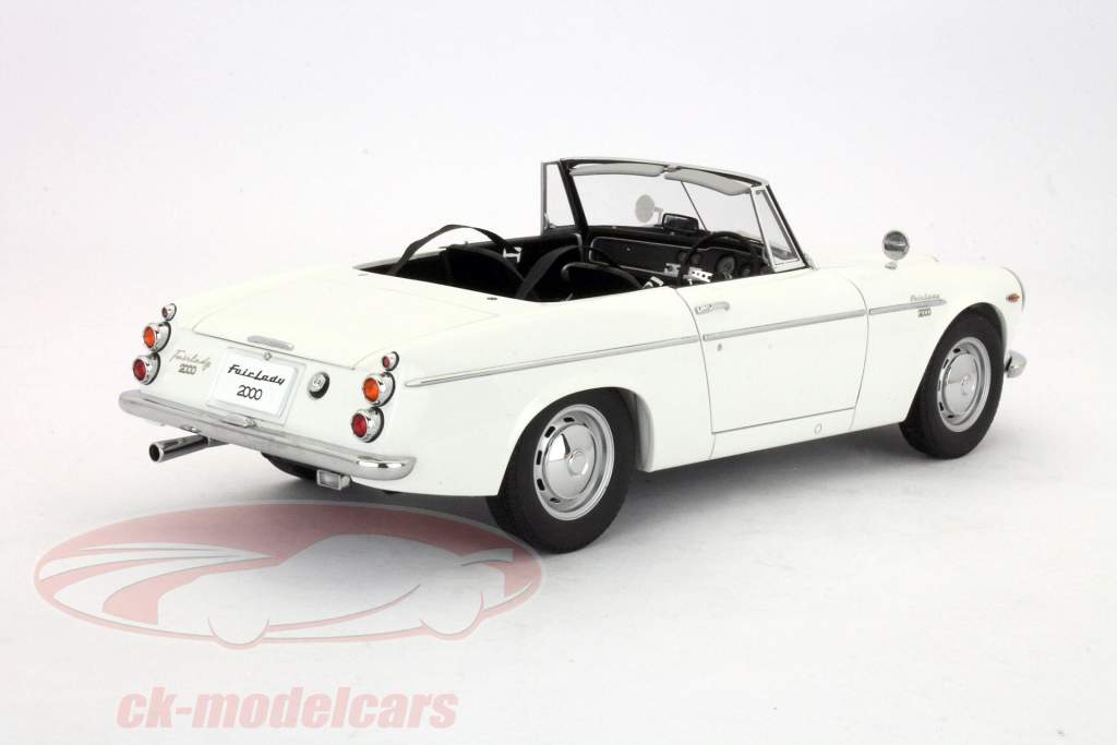 Datsun Fairlady 2000 (SR311), построенный в 1967 белого 1:18 AUTOART