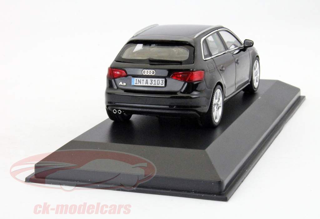 アウディA3スポーツバック2012年黒1：43モデルSchuco