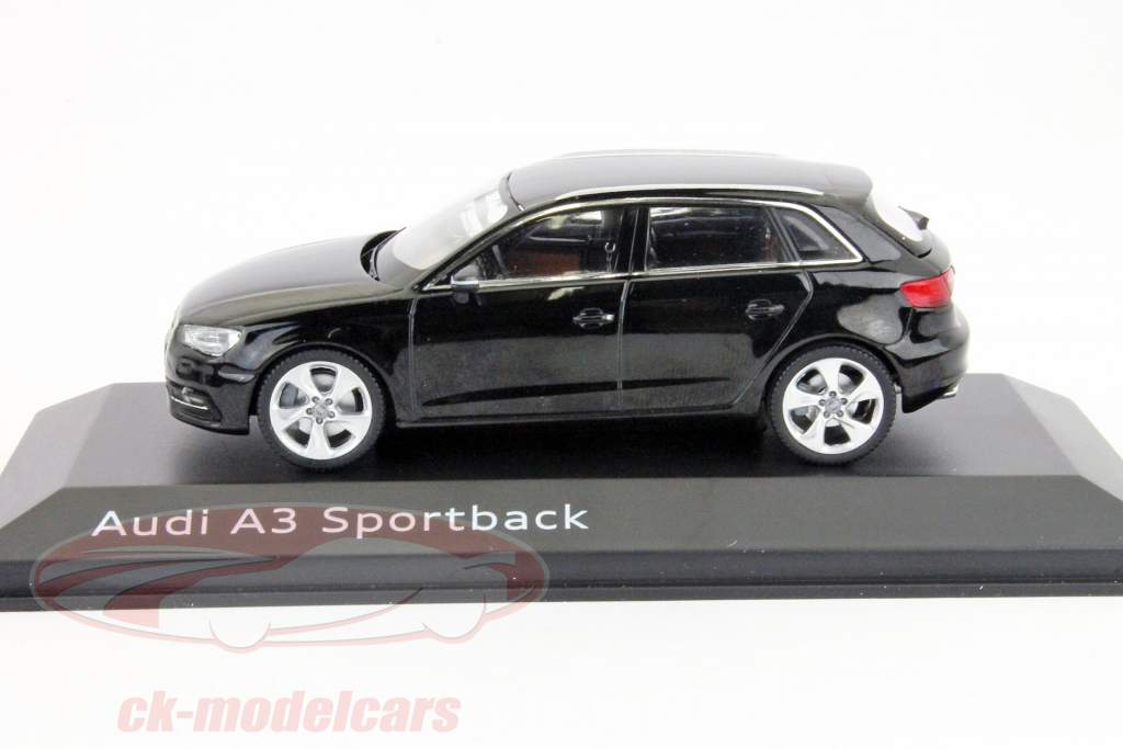 アウディA3スポーツバック2012年黒1：43モデルSchuco