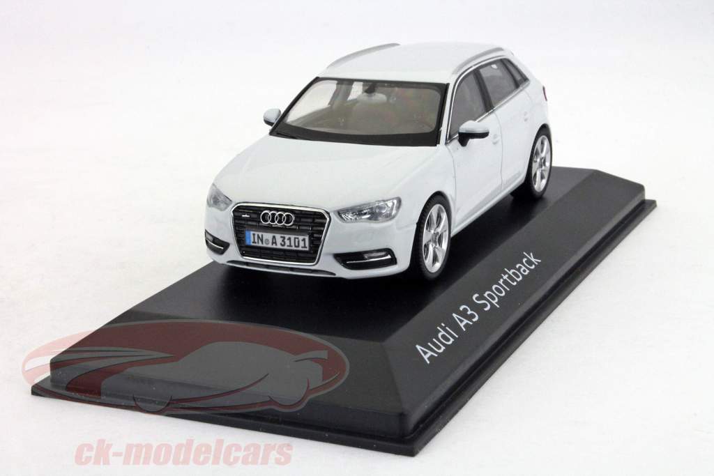 2012ホワイト1時43分モデルSchucoに建てアウディA3スポーツバック