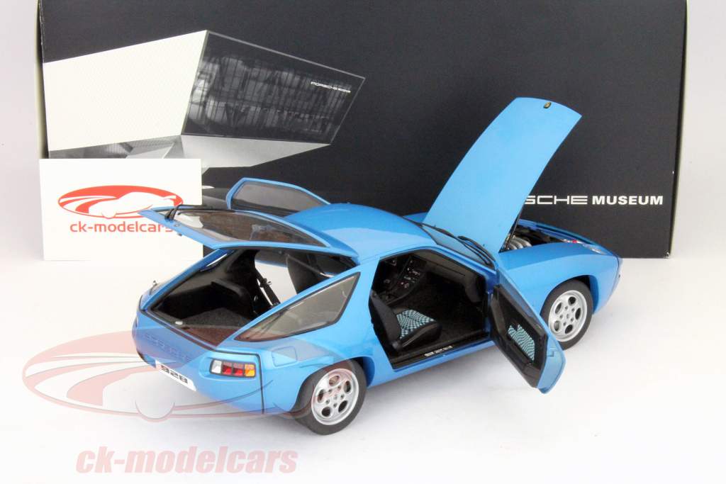 保时捷928建造于1977年至1995年的蓝色金属1:18 AUTOA​​RT