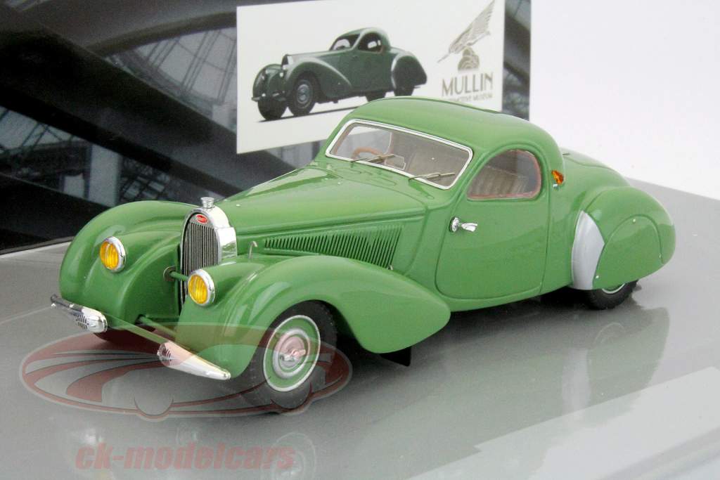Bugatti Type 57C Год 1939 зеленые 1:43 Minichamps
