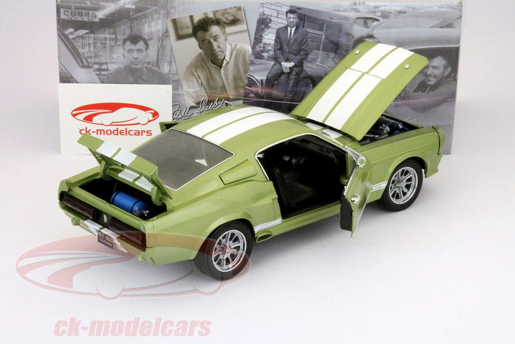 ShelbyCollectibles　1/18　シェルビーGT500KR2008 2008 FORD SHELBY MUSTANG GT500KR BLACK 1/18 DIECAST SHELBY