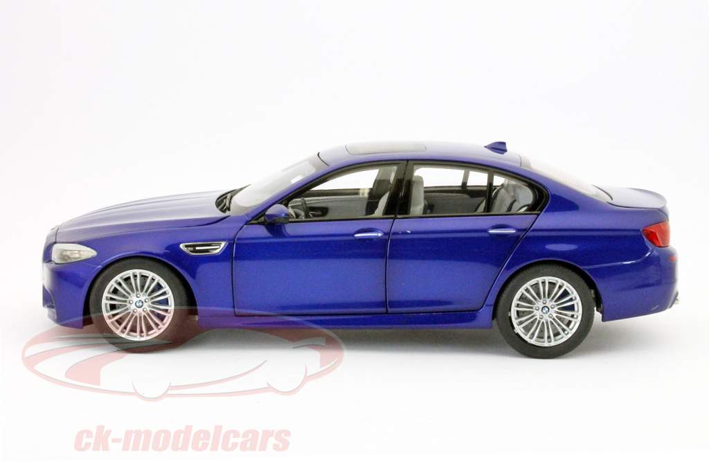 BMW M5 (F10M) anno 2012 blu 1:18 ParagonModels