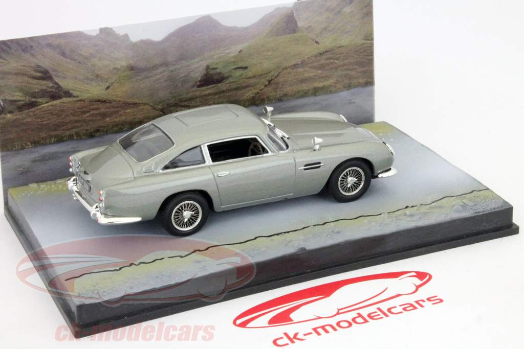 アストンマーティンDB5ジェームズ·ボンドの映画Skyfallカー1時43 IXO