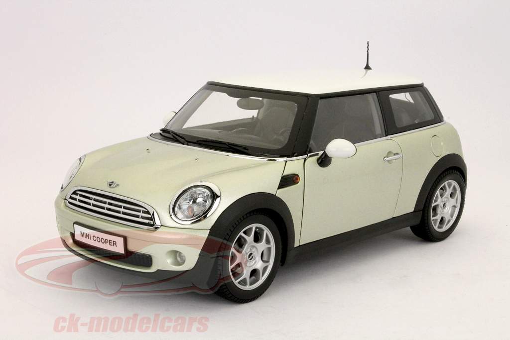 Mini Copper r56 Year 2006 silver 1:18 Kyosho
