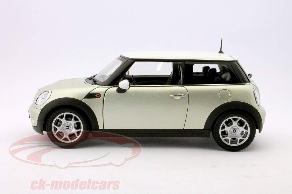 Mini Copper r56 Year 2006 silver 1:18 Kyosho