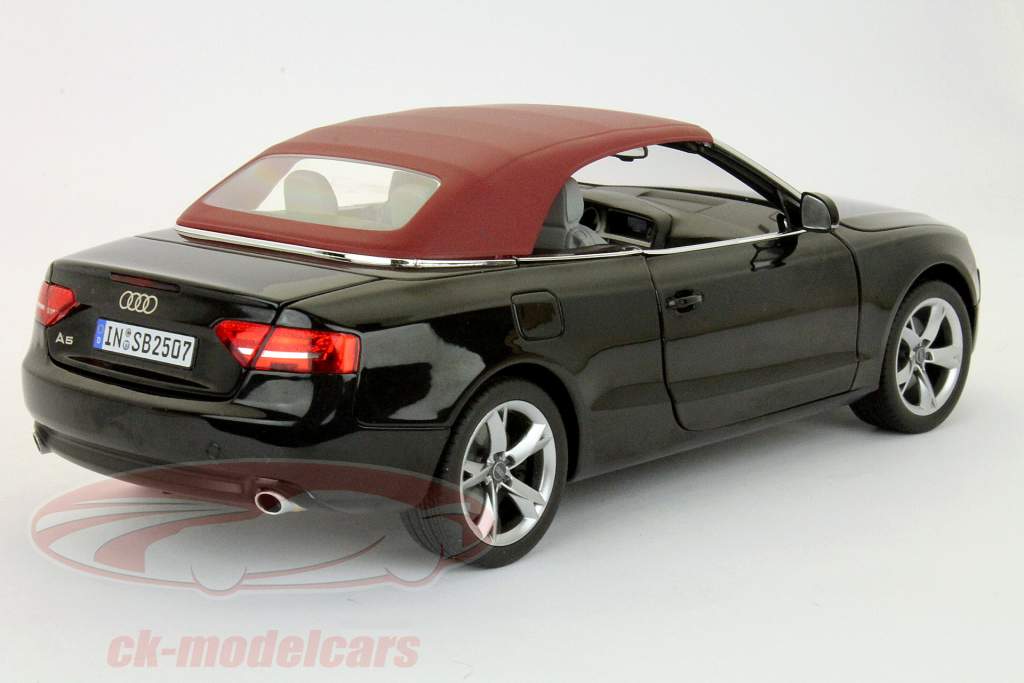 アウディA5カブリオレイヤー2009黒1：18モデルNorev