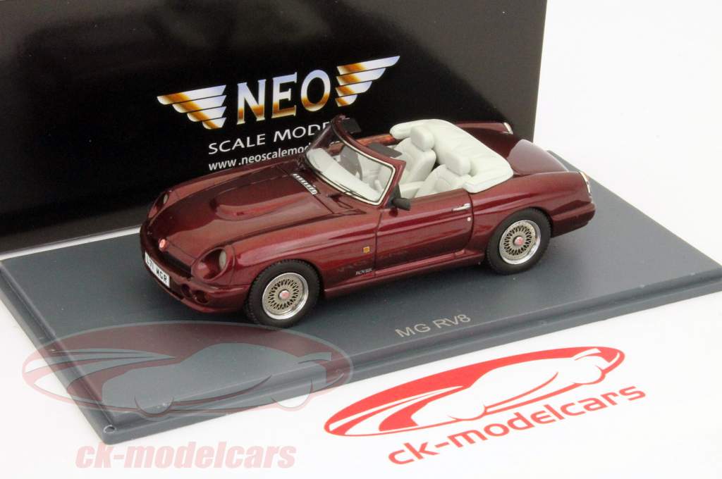 М.Г. RV8 Год 1992 красный 1:43 NEO