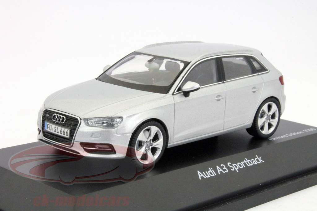 奥迪A3 Sportback的建造年份2012冰银旭格1点43