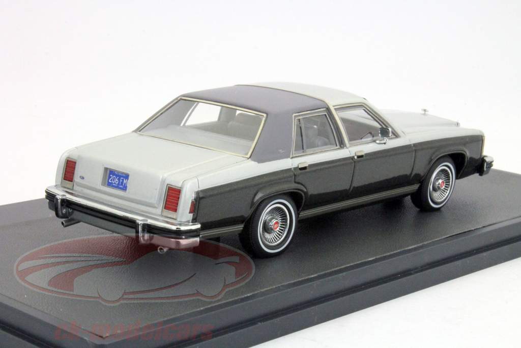 Ford LTD Crown Victoria grey / black 1:43 Matrix
